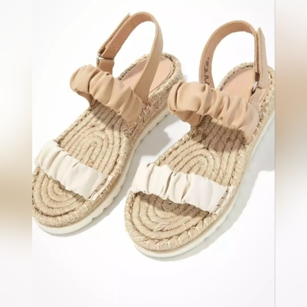 American Eagle Espadrille Wedge‎